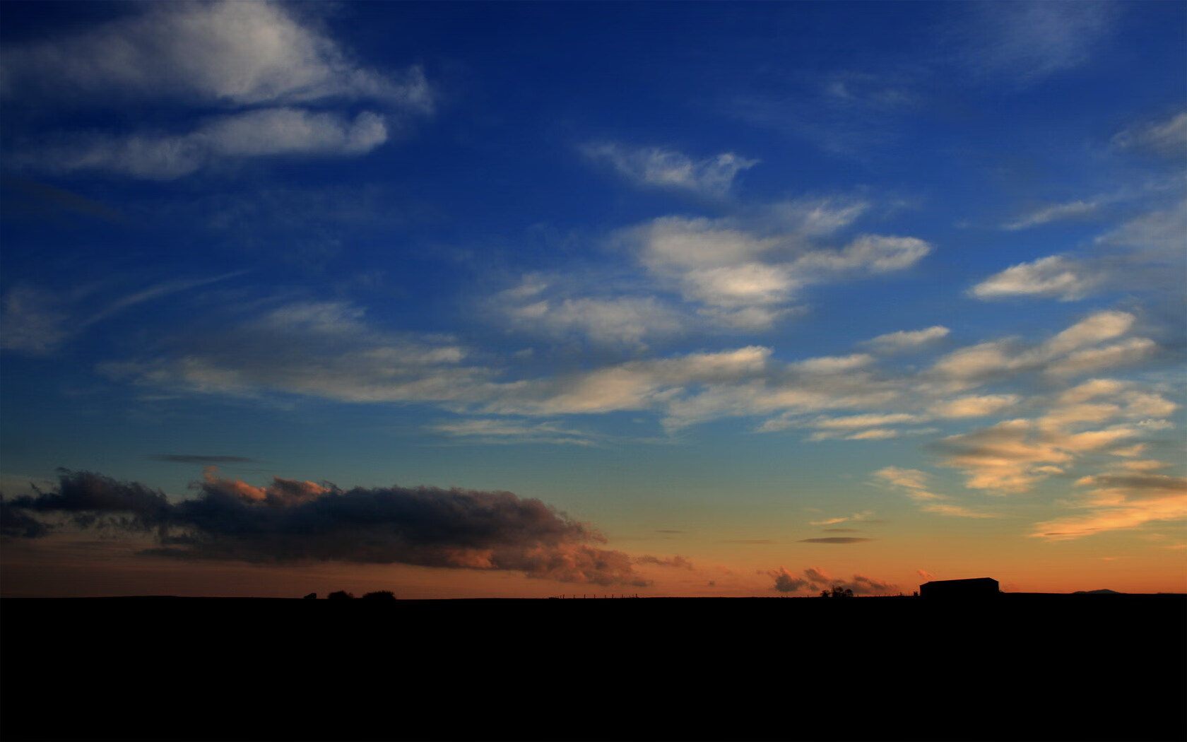 分岔路口的亚洲变局,当鏖战的铁骑,撞破沉寂的幕布