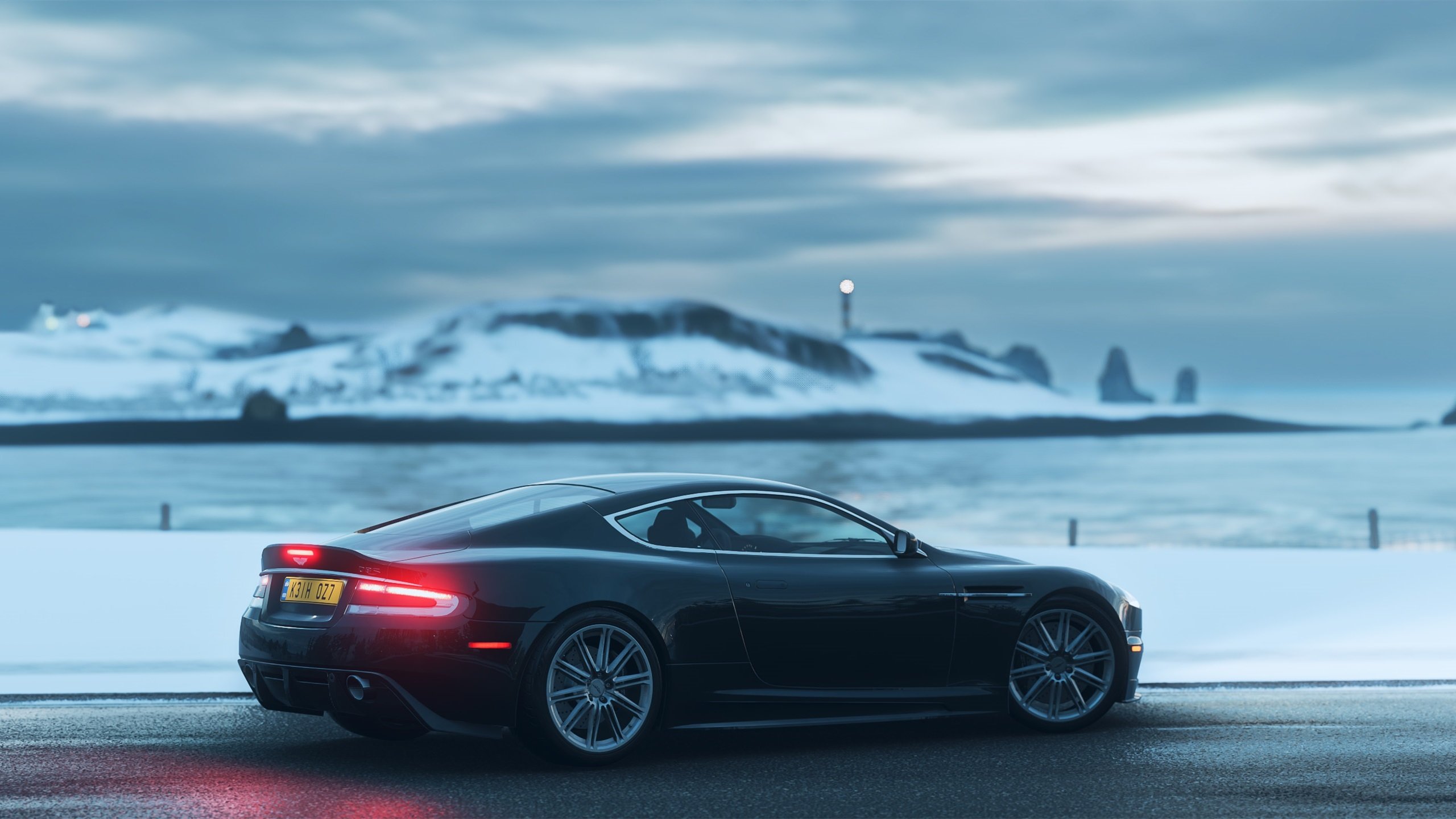 幽蓝烈焰与不朽城邦,当硬仗之王的叹息遇上摩洛哥沙漠的风暴