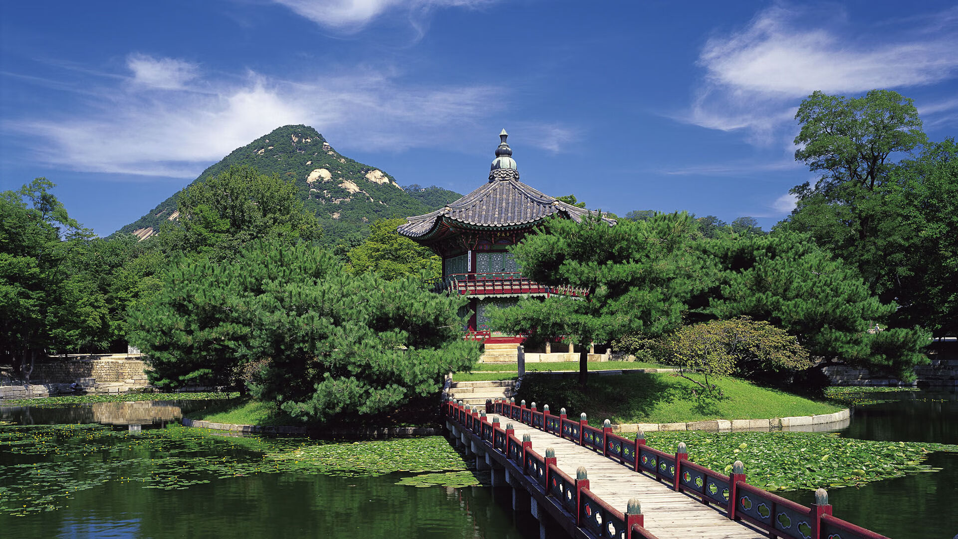 新王当立与铁壁森严，欧洲足球秩序正在被两种新势力改写