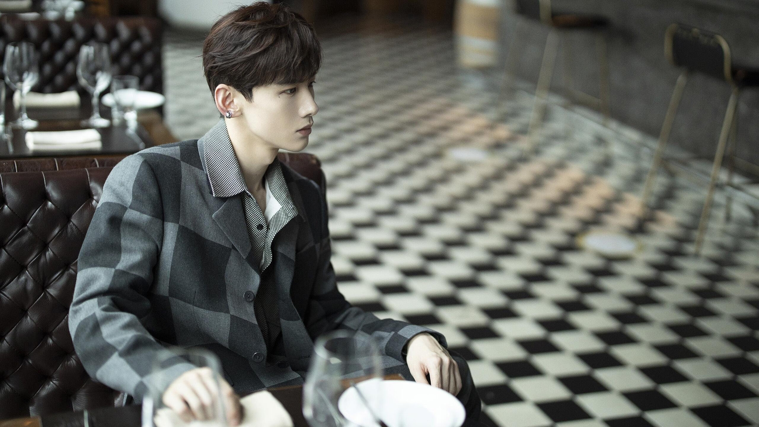 平行宇宙的体育狂欢，尤文绝境重生，三笘薰上演速度与艺术的交响