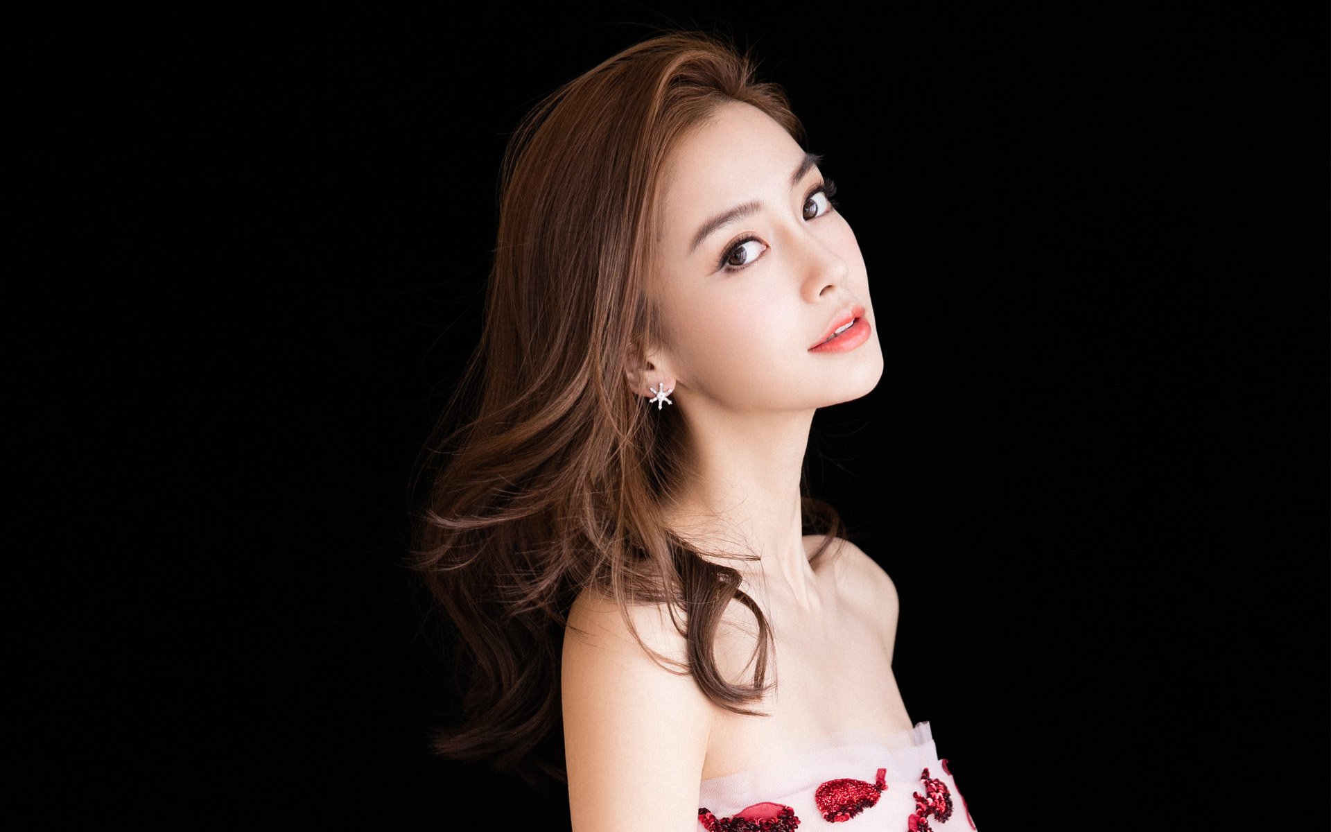 双线制霸，波兰巨人掀翻德国战车，孤胆英雄特奥接管东决舞台