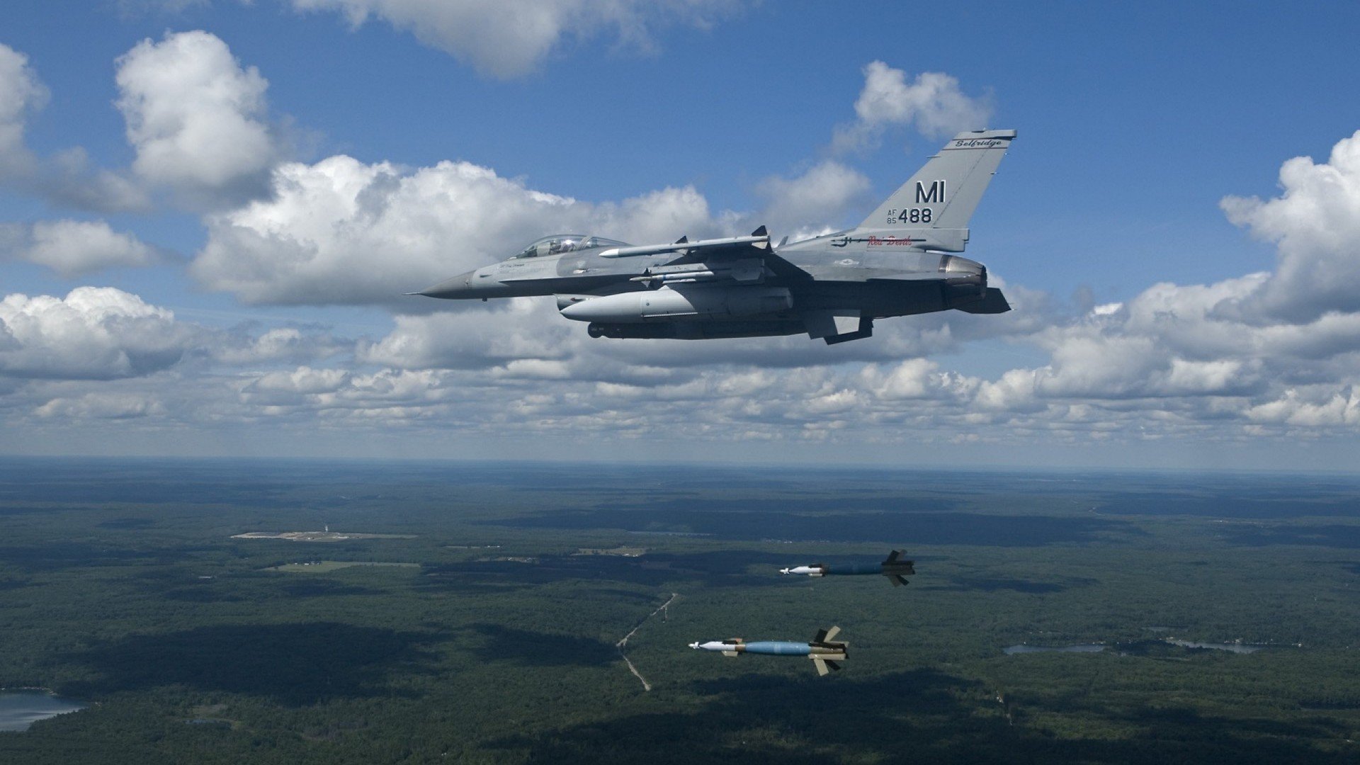 夜神诞生，劳塔罗如何以独有的统治性节奏定义年度焦点之战